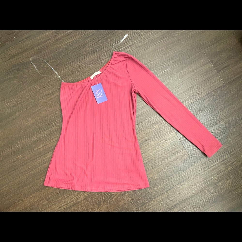Entro one shoulder ribbed brand new shirt Size M